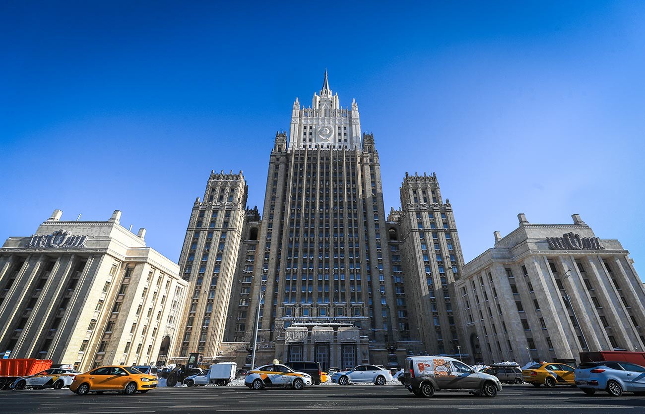 L'edificio del Ministero degli Affari Esteri della Federazione Russa in piazza Smolenskaja-Sennaja a Mosca