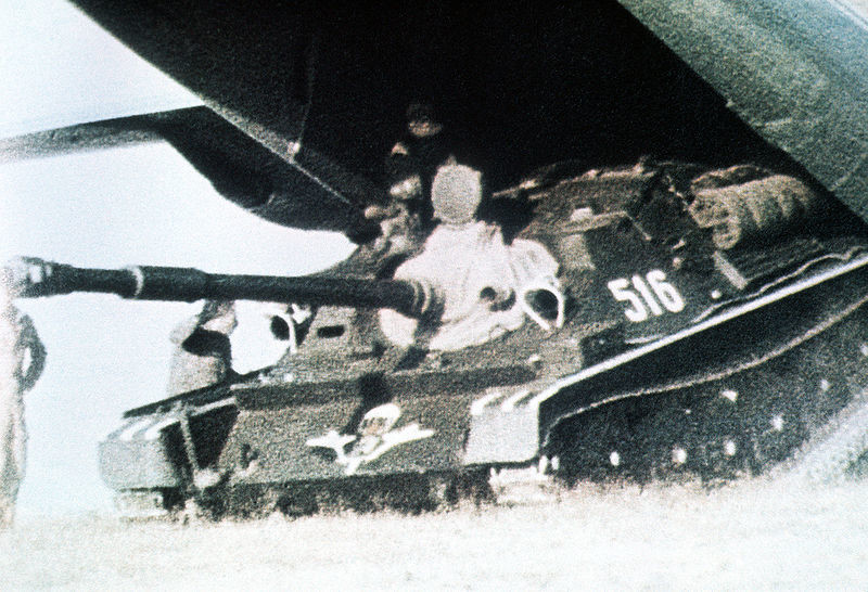 Despliegue de un cañón autopropulsado antitanque ASU-85