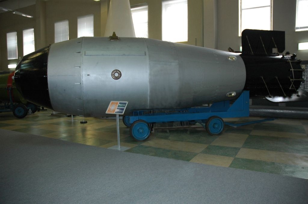 El modelo de una bomba termonuclear AN602 entregado al Centro Federal Nuclear Sárov (RFNC-VNIIF) en la exposición celebrada en el Manezh de Moscú a los "70 años de la industria nuclear. La reacción en cadena de éxitos". 
