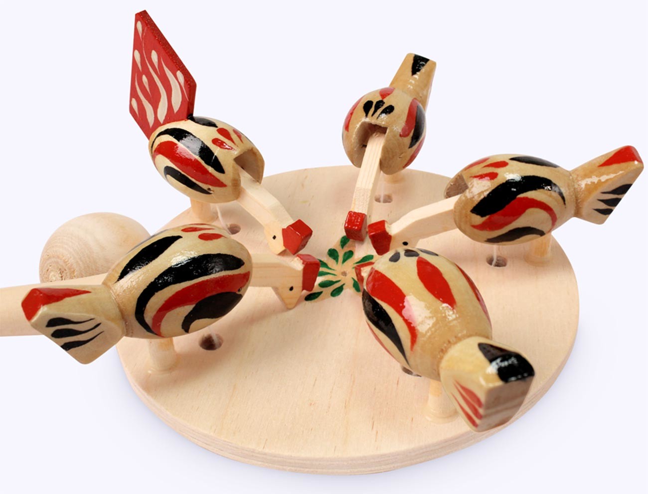 Galletti in legno che beccano il grano, giocattolo di Bogorodskoye
