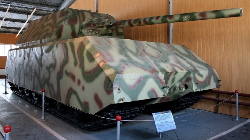 Panzerkampfwagen VIII Maus („Панцер Маус“), супертешки немачки тенк, Музеј тенкова, Кубинка.