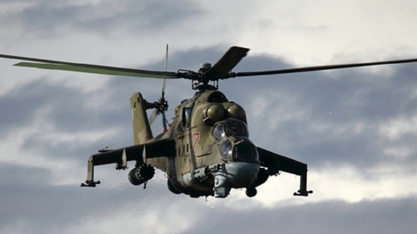 Borbeni jurišni helikopter Mi-24P. 