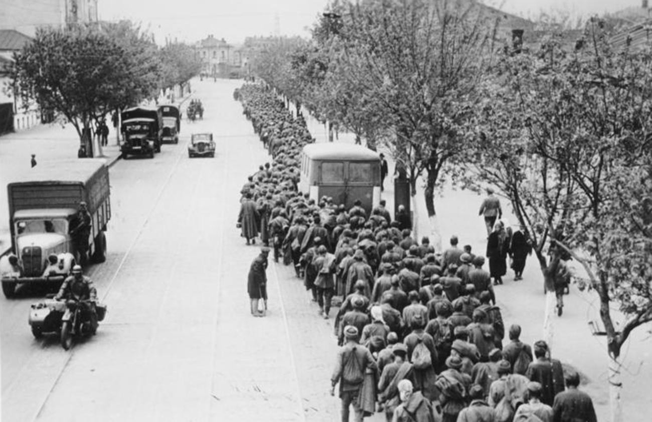 Prisonniers de guerre soviétiques à Kharkov