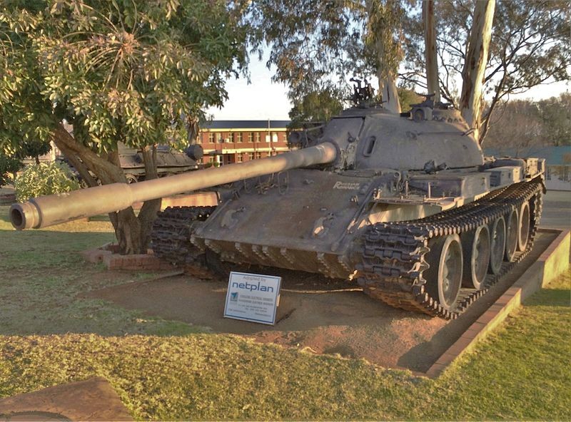 T-55 de las FAPLA expuesto en el Museo de Historia Militar de Sudáfrica (Johannesburgo)