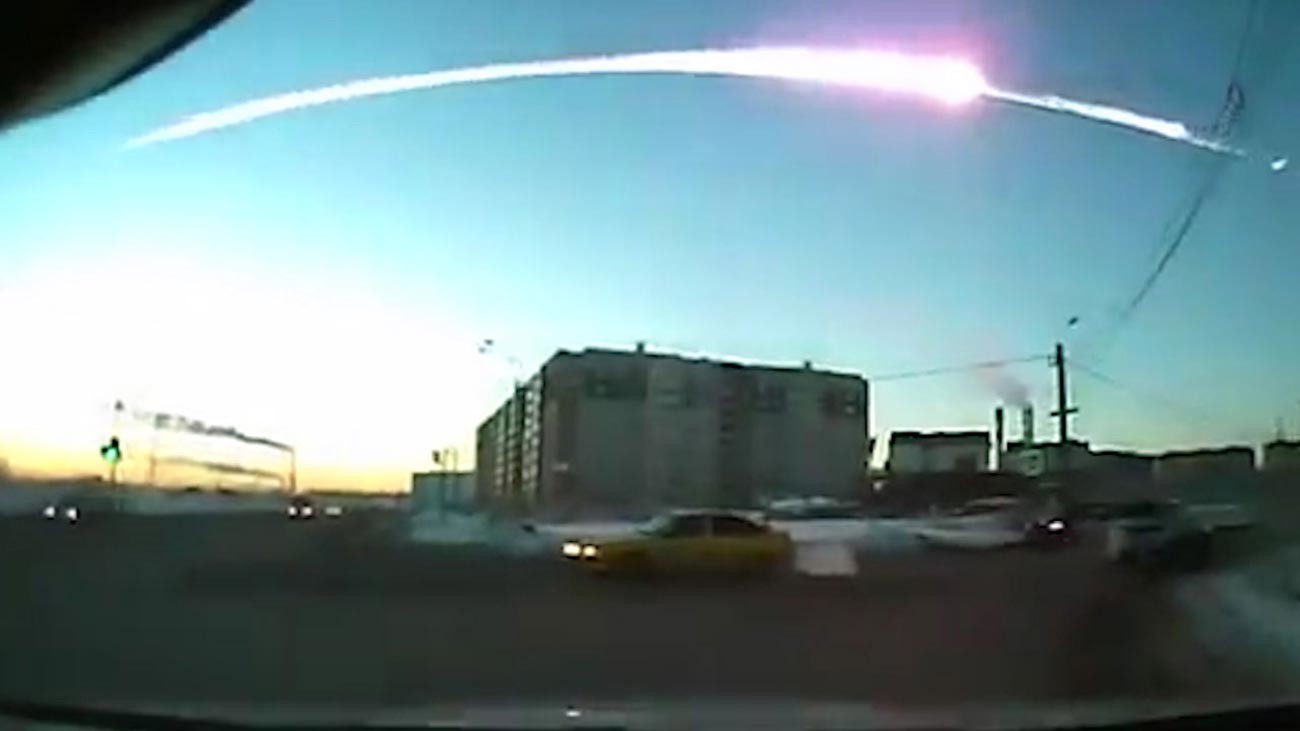 La caída de un objeto espacial en Chelyabinsk.
