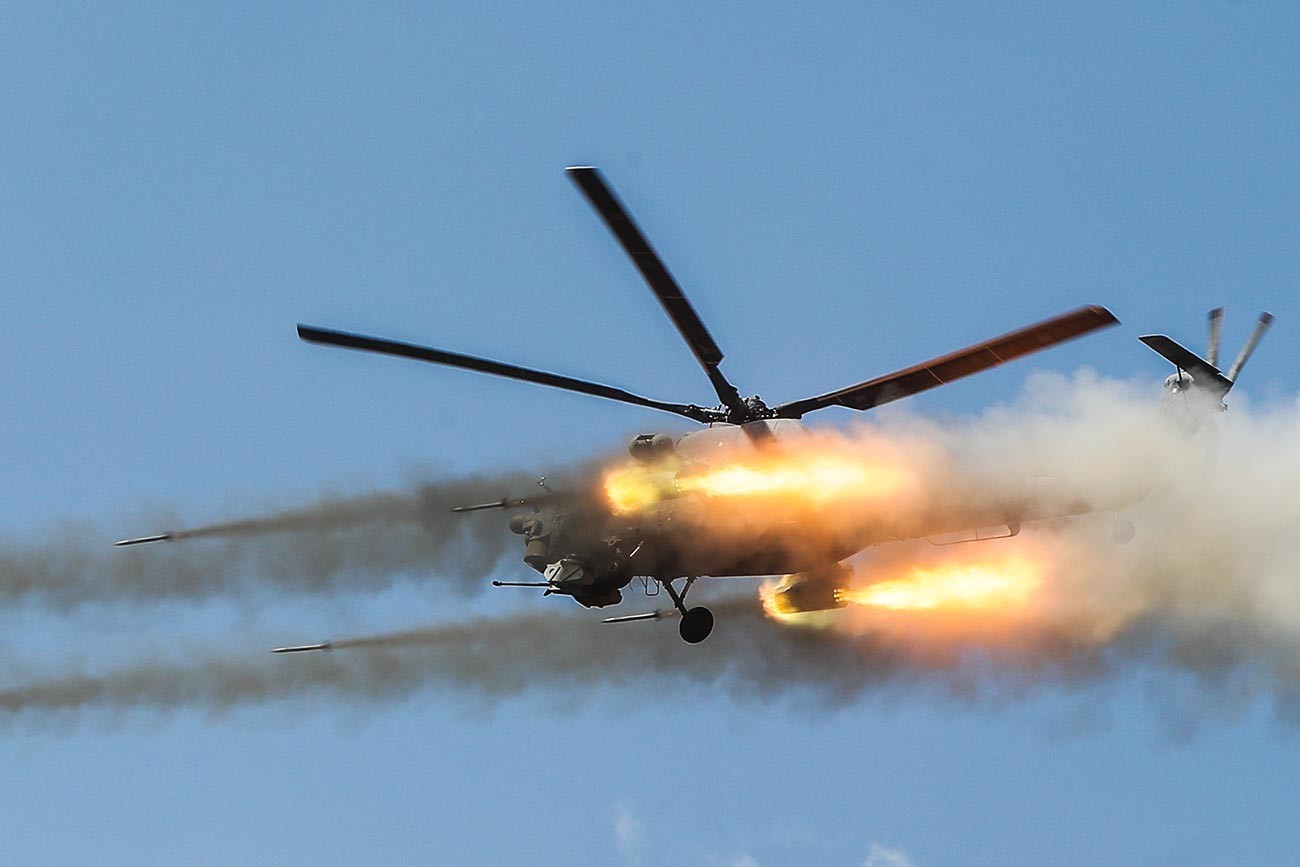 Jurišni helikopter Mi-28NM Nočni lovec na strateških vajah Center-2019 (poligon Donguz)