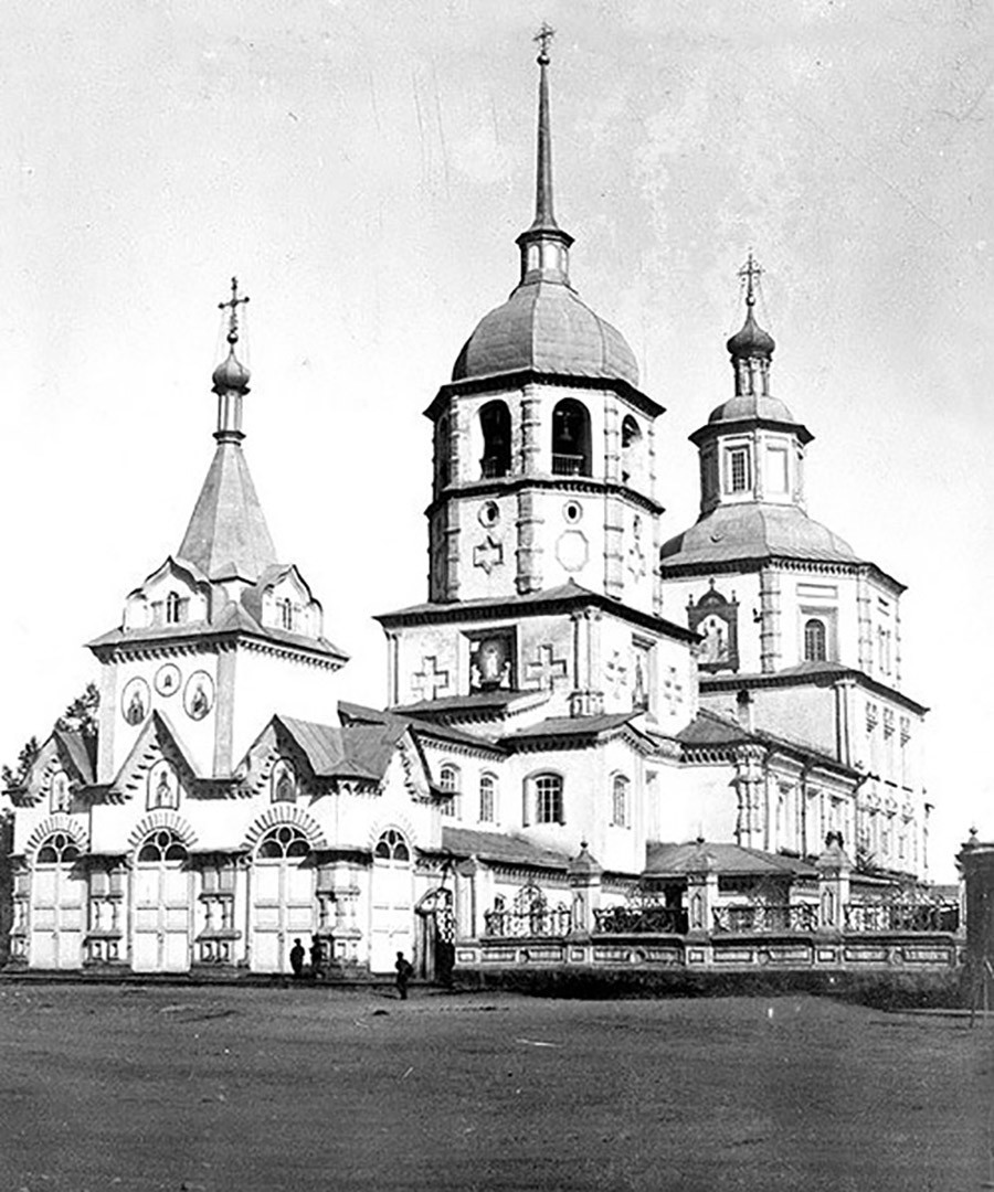 Irkutsk. Tihvinska cerkev je bila zgrajena v letih 1754-1759. 