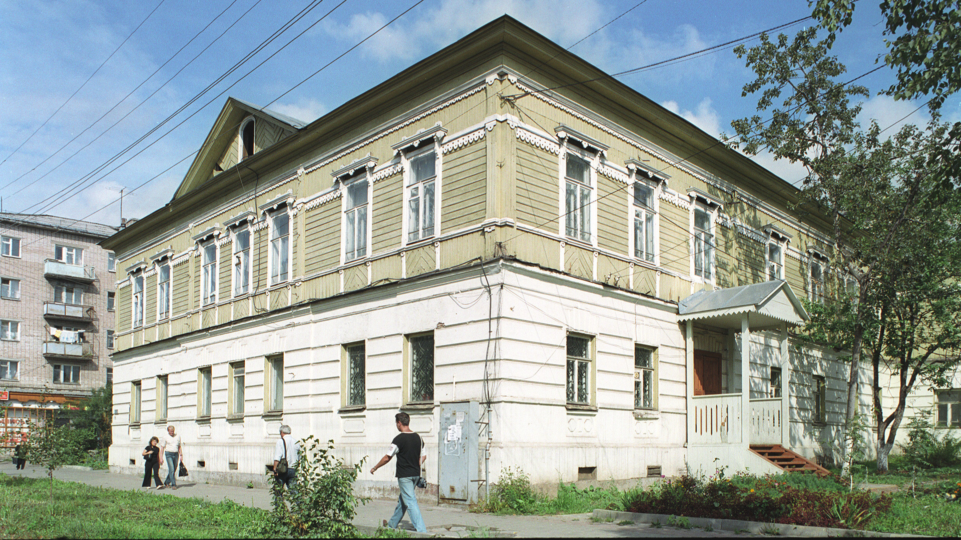 Vytegra. House of merchant Nikolay Veretennikov (built in 1894). August 28, 2006