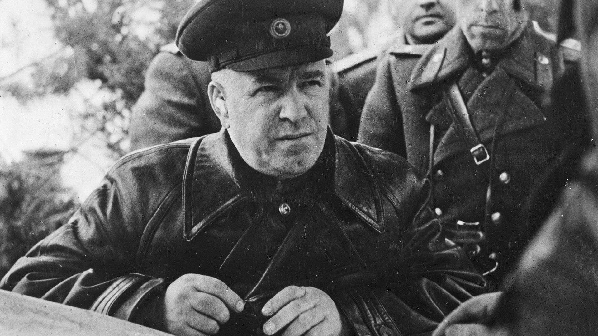 Maršal Georgij Konstantinovič Žukov (1896.-1974.), zapovjednik sovjetskih snaga 1. bjeloruskog fronta, na svom terenskom zapovjednom mjestu, Rusija, početak 20. stoljeća. 