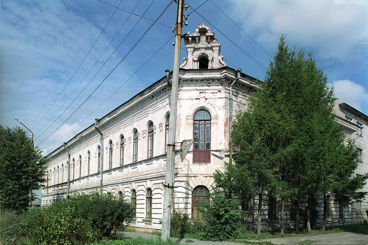 Hiša Lopareva (1902), Leninski prospekt 52. 28. avgust 2006
