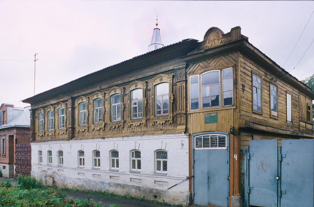 Mezquita ‘Ihlas’, calle Anikiev nº 4. 16 de julio de 2003.