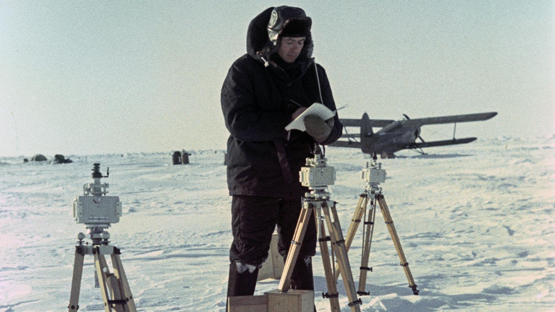 Penjelajah kutub Soviet di Stasiun Severny Polyus-8.