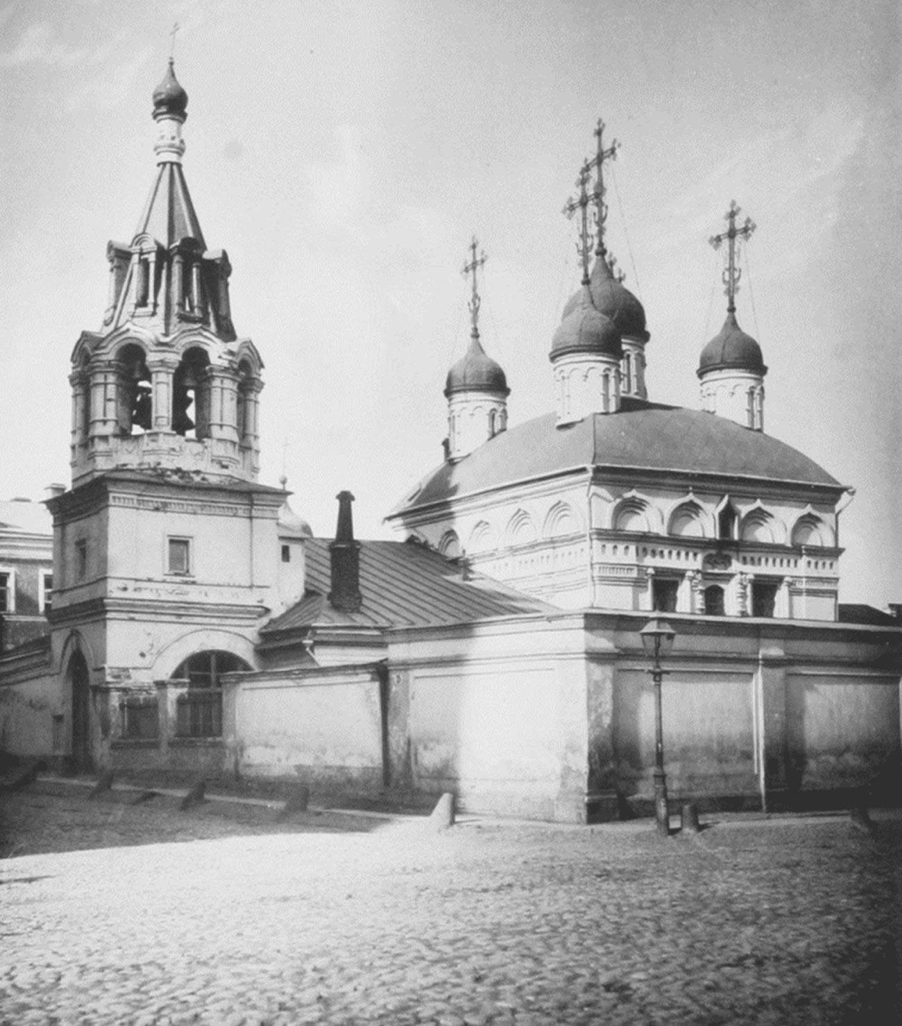 Црква Флора и Лавра (фотографија из албума Николаја Најдјонова, 1882).