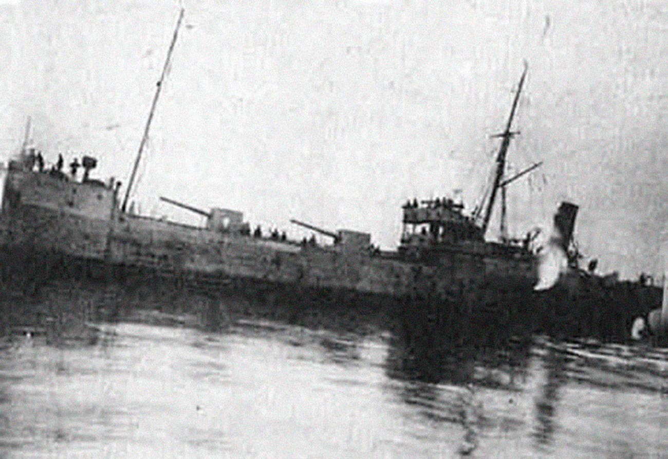 Еден од бродовите кои учествуваа во операцијата – „Роза Луксембург“