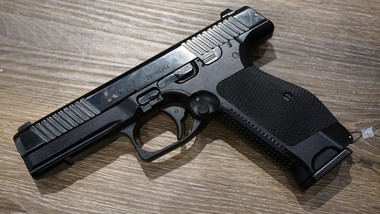 Новиот пиштол од марката „Калашников“ во единиците на руската Национална гарда