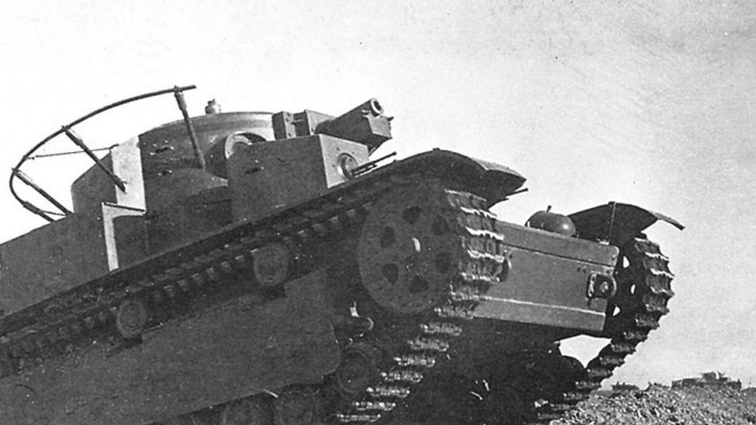 Танк Т-28 на военни маневри. Беларуски военен окръг, 1936 г.