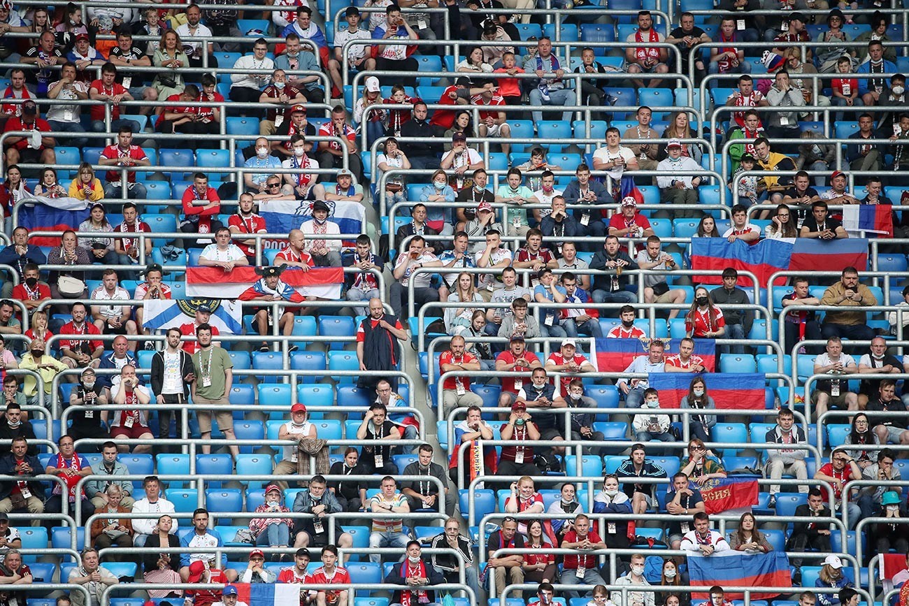 Навивачи на натпреварот од групната фаза на Европското првенство во фудбал ЕУРО 2020: Финска-Русија.

