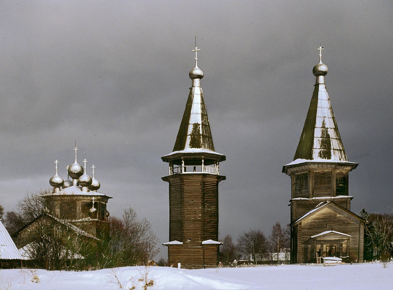 Lyadiny. From left: Epiphany Church, bell tower, Intercession Church. West view. (Bell tower & Intercession Church destroyed by fire, May 5, 2013.) February 28, 1998