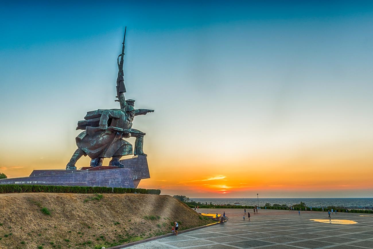 Monumen Prajurit dan Pelaut di Sevastopol.