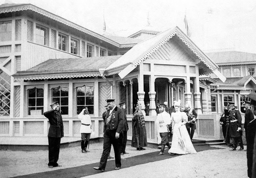 Kaiser Nikolaus II. und Kaiserin Alexandra Fjodorowna auf der Nischni Nowgorod Messe, 1896.