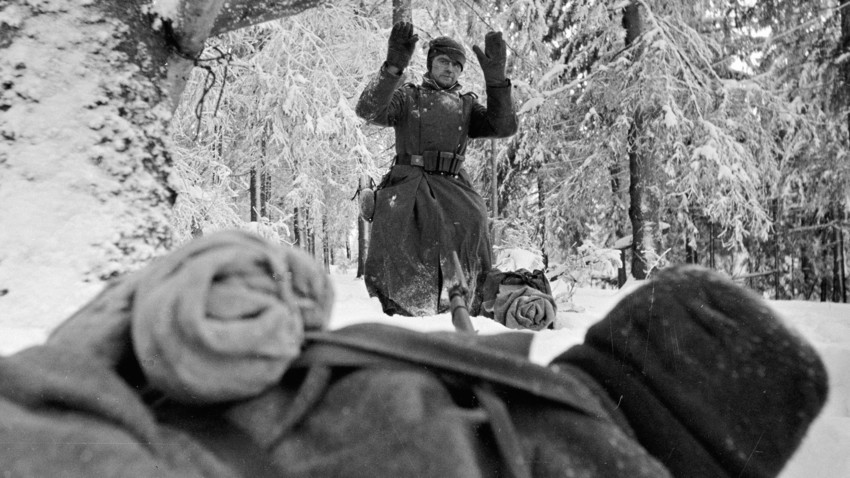 Njemački vojnik se predaje, rajon Solnečnogorska, 1. prosinca 1941.

