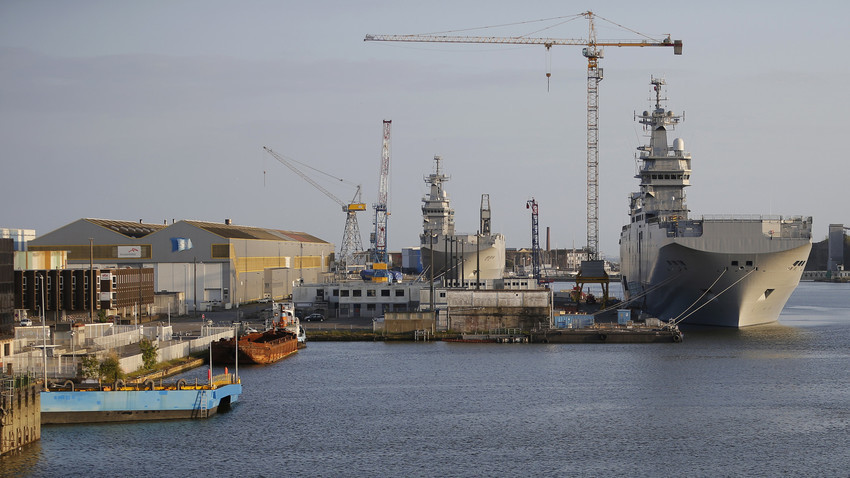 "Sevastopolj" i "Vladivostok", nosači helikoptera tipa "Mistral" u brodogradilištu, Francuska, 2015. 