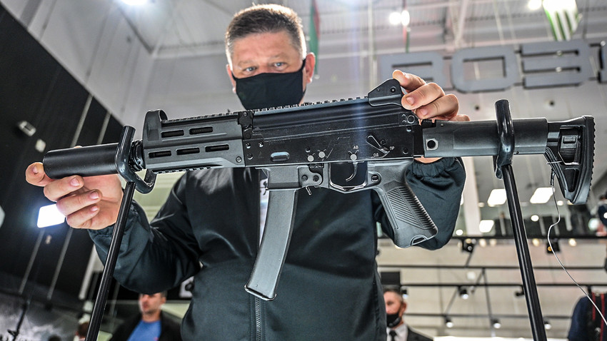 Kalashnikov creates new submachine gun for pilots and personal guards ...