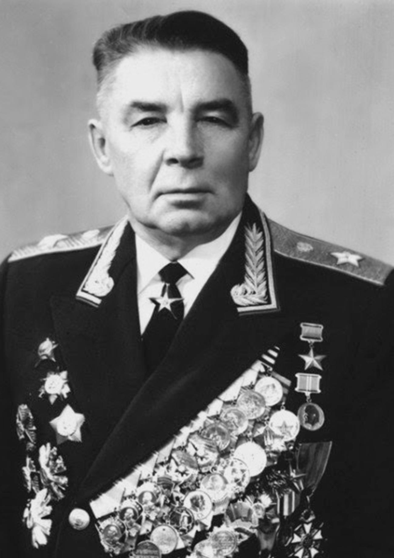 Командантот на десантно-падобранските единици (1954-1959 и од јули 1961 до јануари 1970), генерал на армијата Василиј Филипович Маргелов.