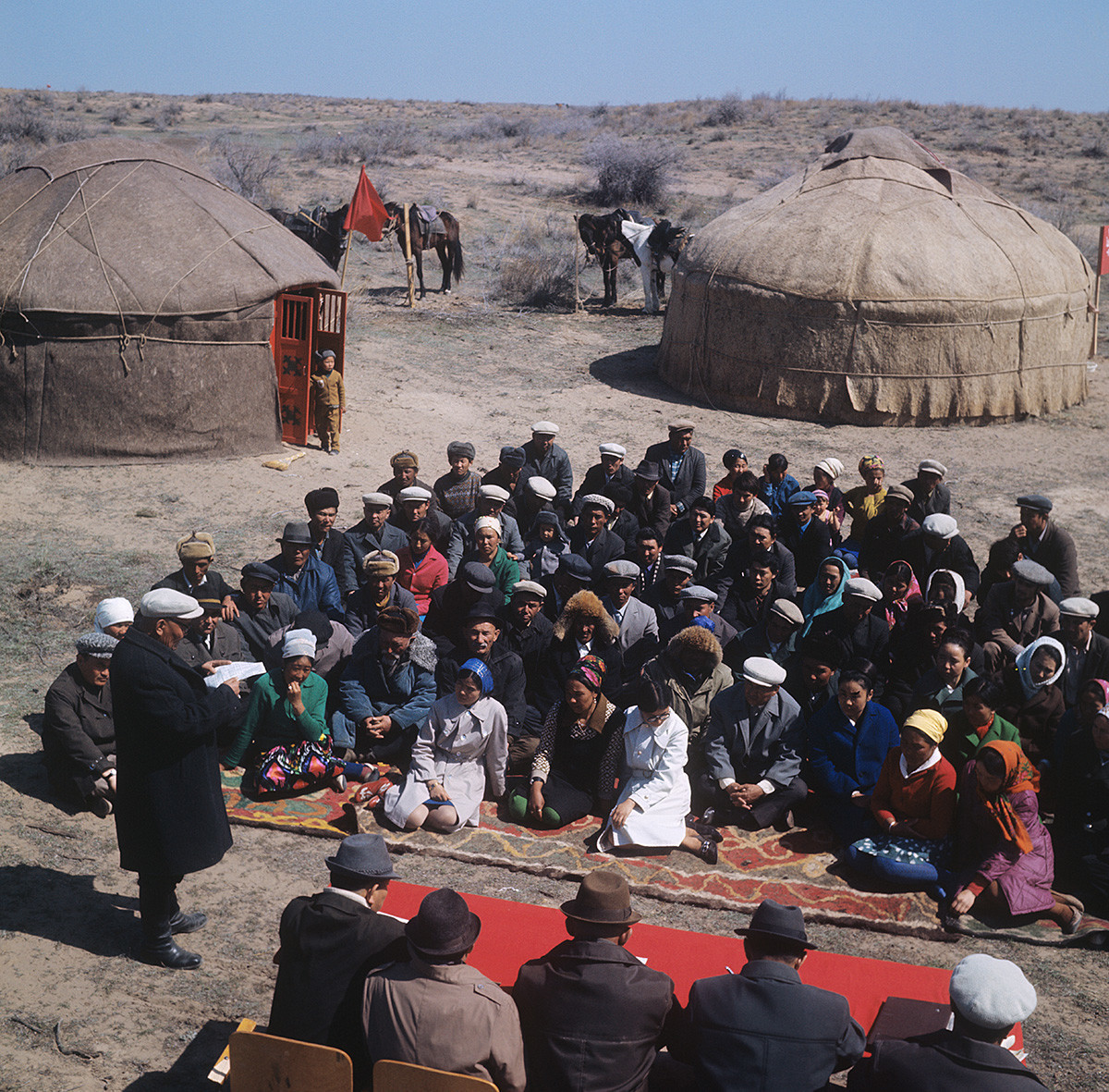 Região de Djambul. Agricultores da fazenda estatal de cordeiros persa Aidarlinsky, 1973
