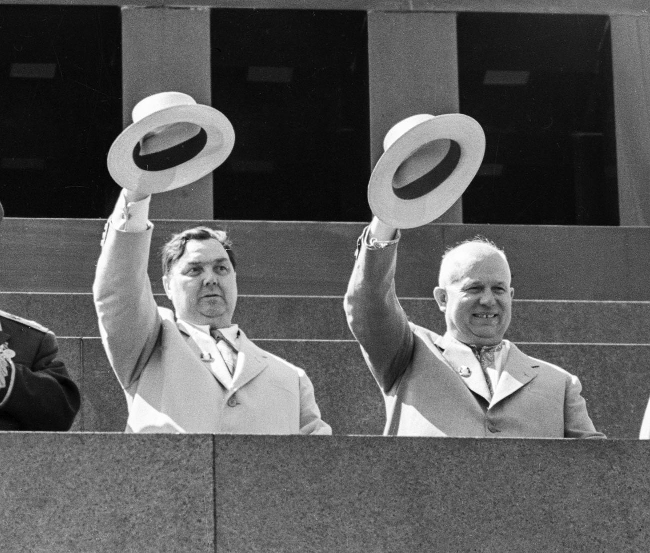 Malenkóv (esq.) e Khruschóv (dir.).

