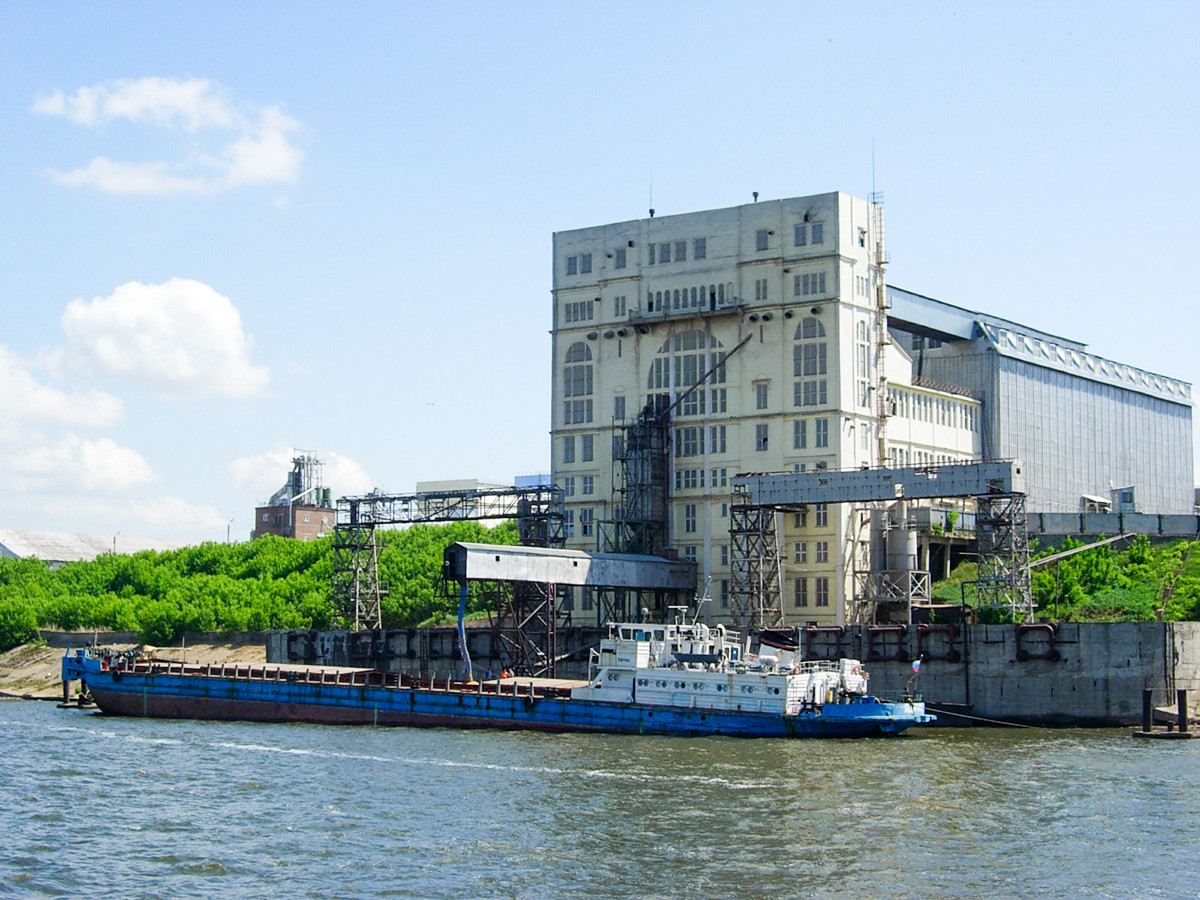 A grain elevator in Naberezhnye Chelny.