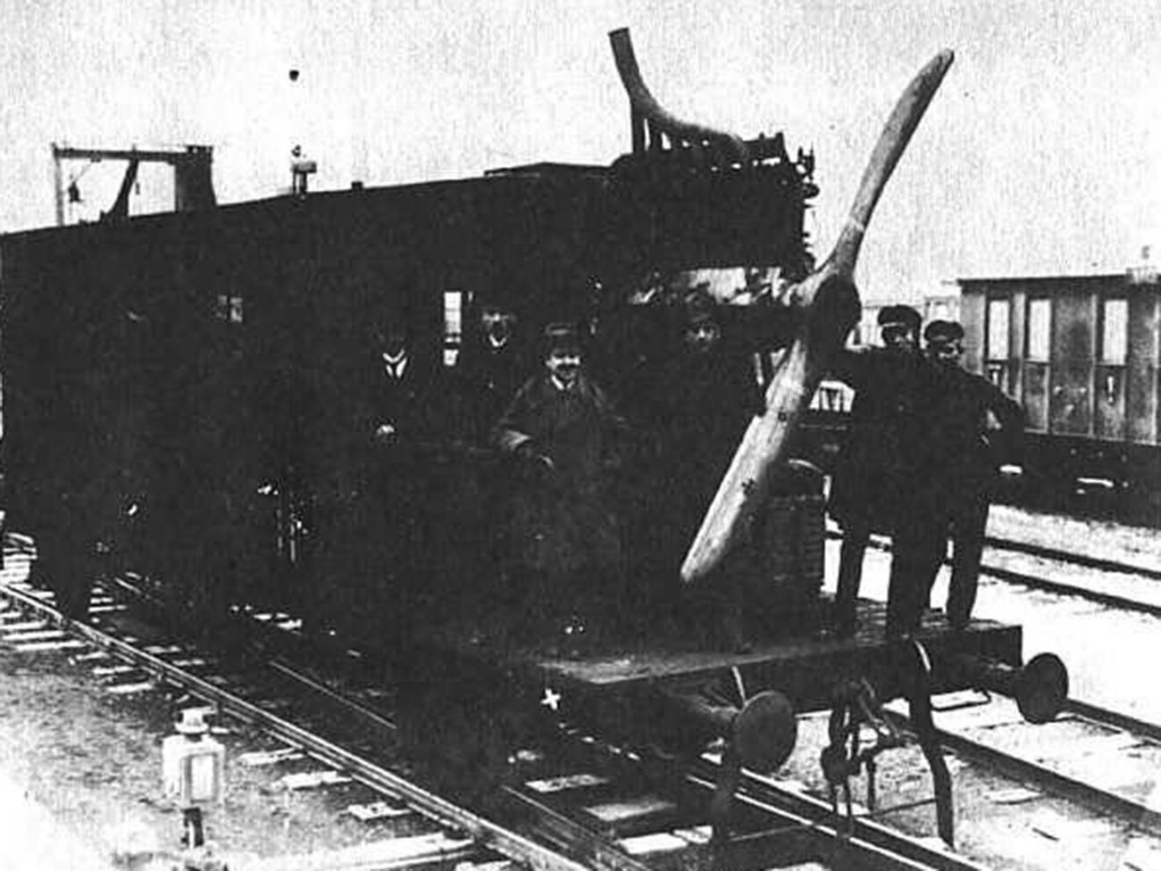 Locomotiva com hélice Dringos