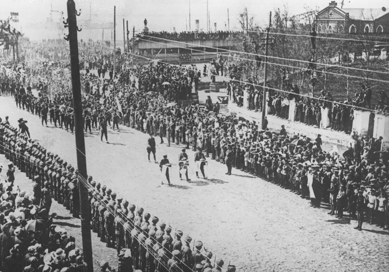 Пристигане на британски войски в Архангелск