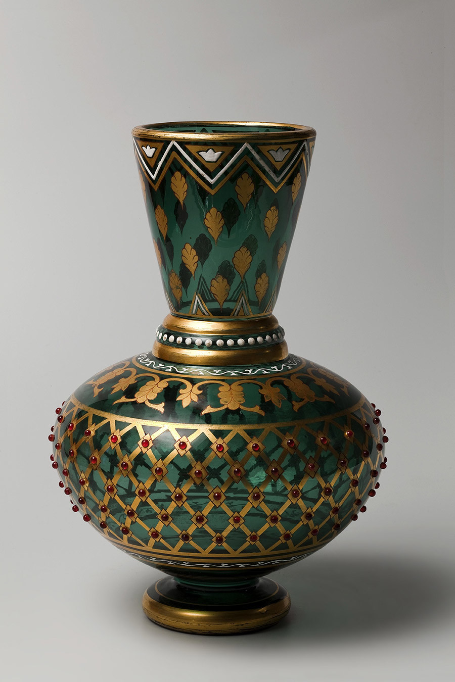 花瓶、1860〜1870年代