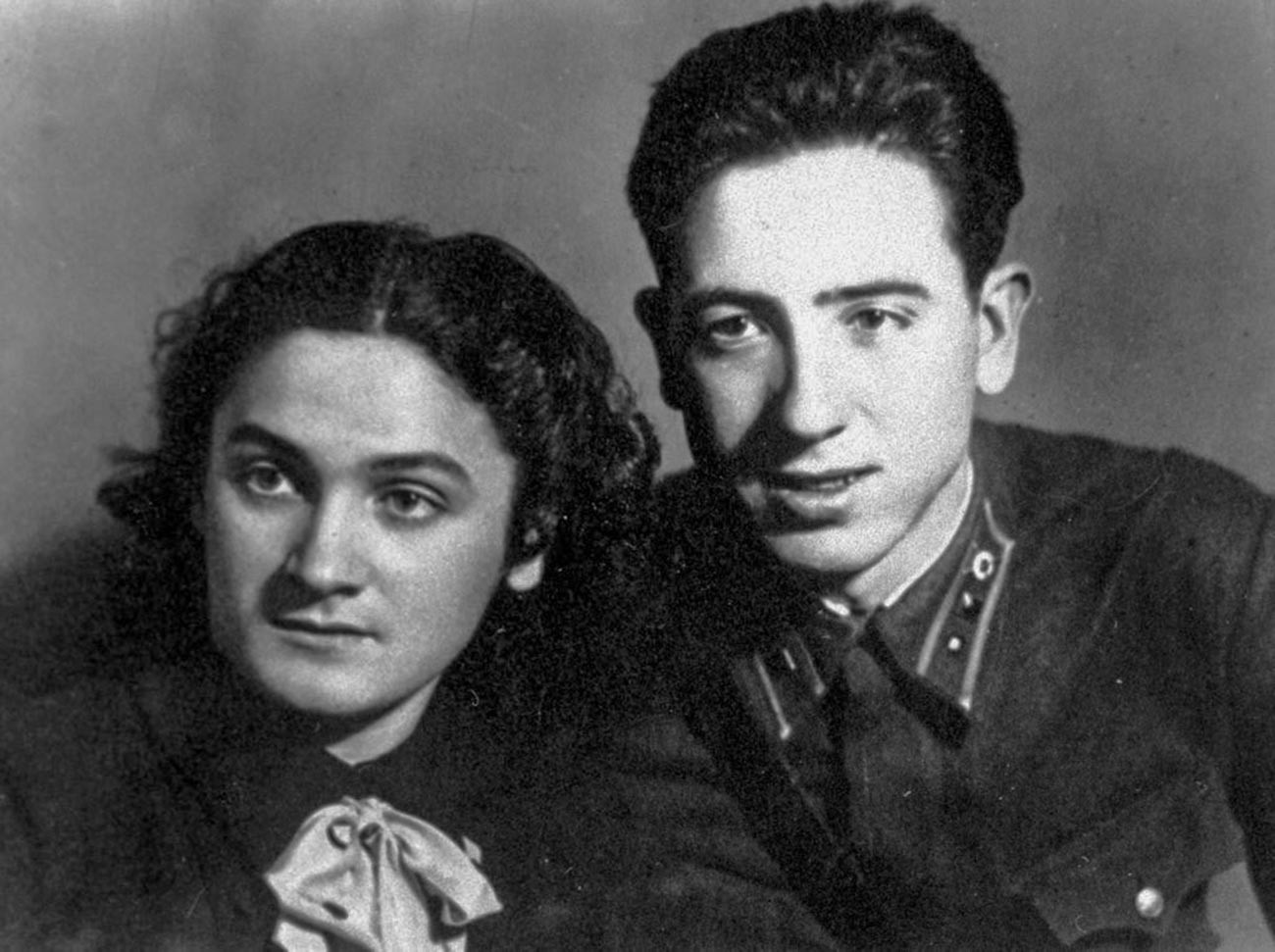 Rubén Ruiz Ibárruri (figlio della leader del Partito Comunista di Spagna Dolores Ibárruri) con la sorella Amaya
