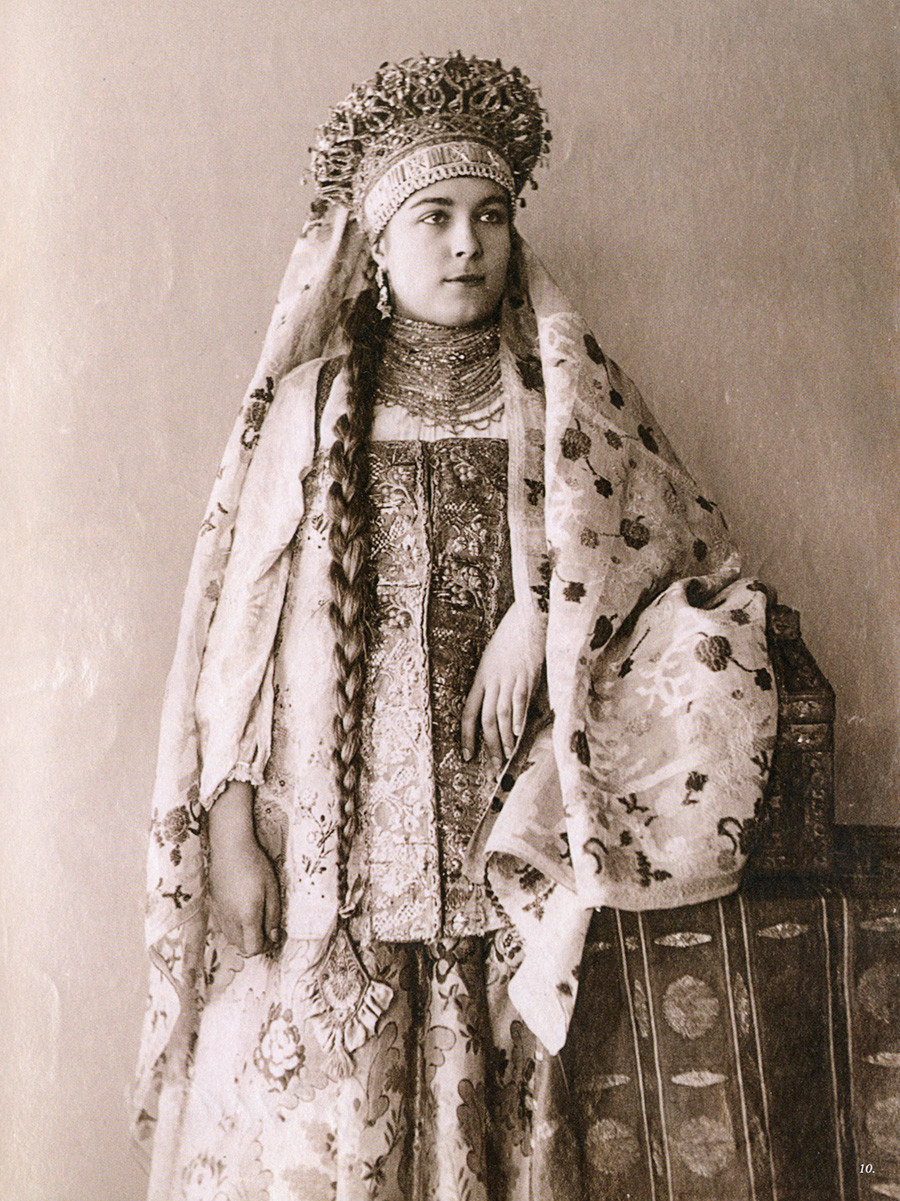 russian costumes for women