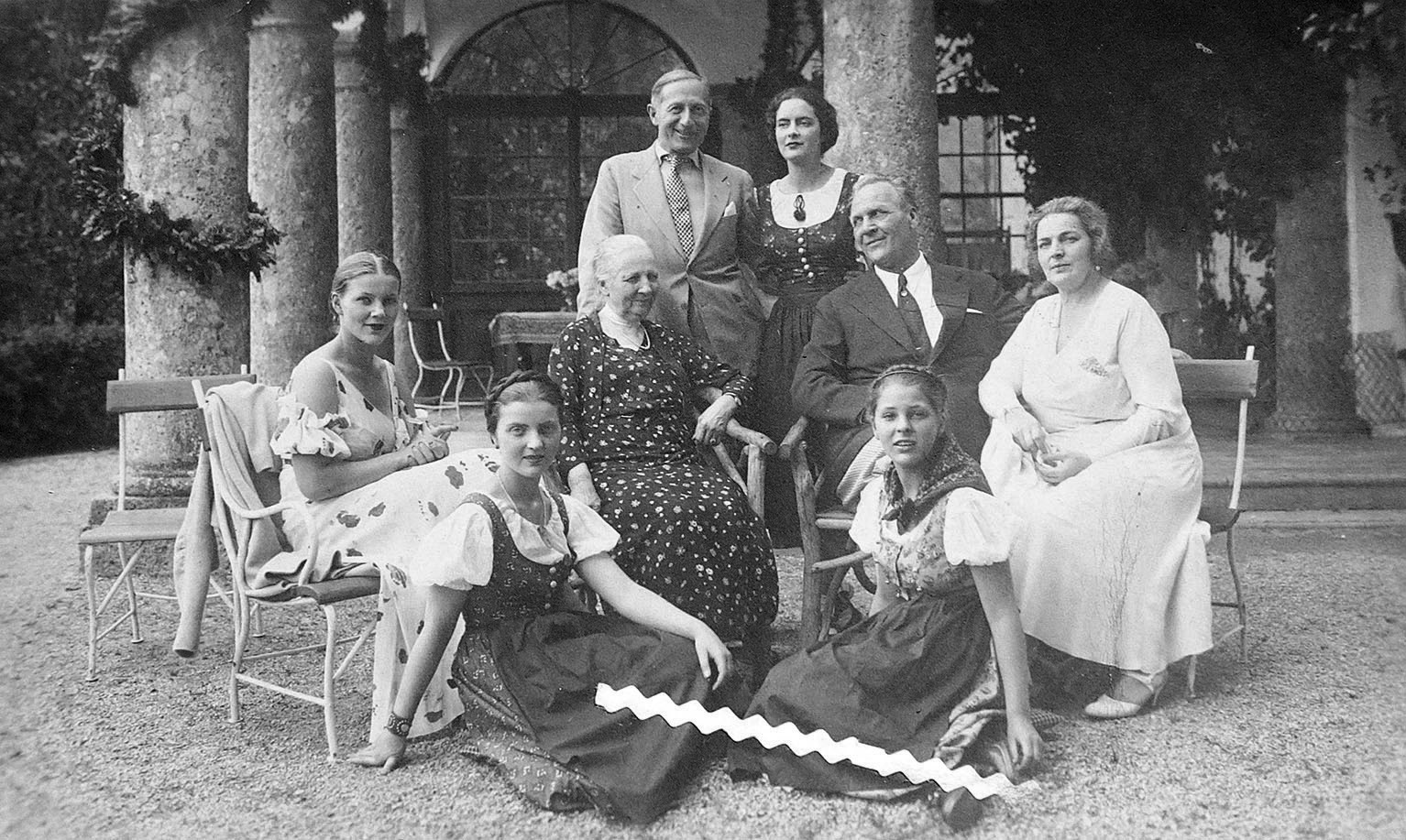 シャリャピン一家の写真、チロルにて、1934年