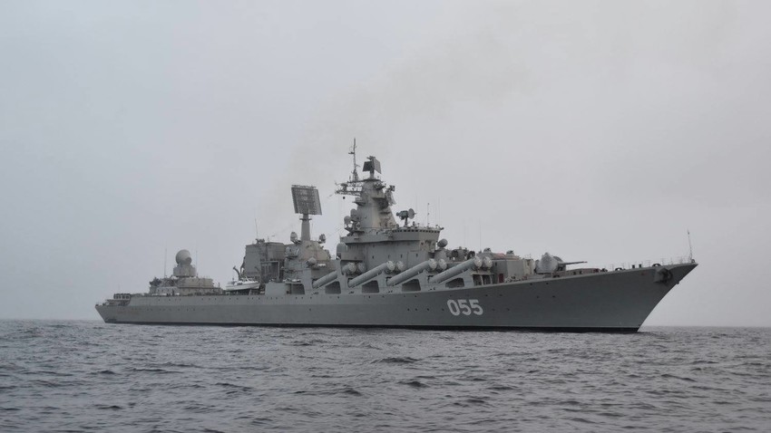 Crucero lanzamisiles Mariscal Ustínov.