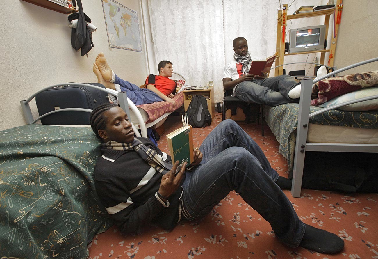 Estudiantes extranjeros en un dormitorio de la Universidad de la Amistad de los Pueblos de Rusia.