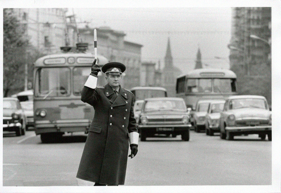 Verkehrspolizist im Dienst, 1973.