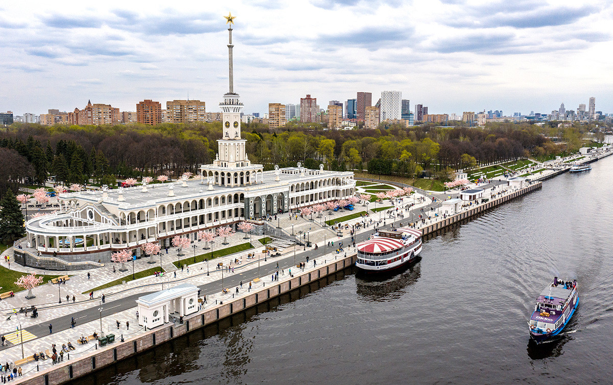 The North River Terminal (Severny Rechnoi Vokzal) on the Moscow Canal
