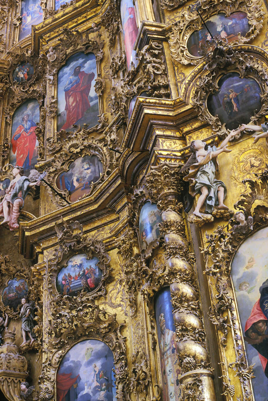 Monastère de la Trinité de Gleden. Iconostase de la cathédrale de la Trinité. Segment gauche avec icônes