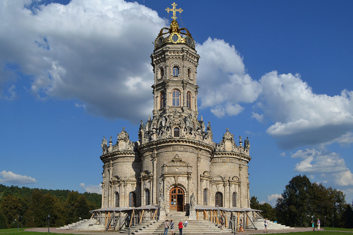 Знаменская церковь в Дубровицах, Московская область