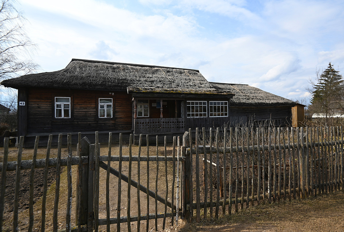 Casa-museu da infância de Gagárin, na vila de Klúchino, região de Smolensk.