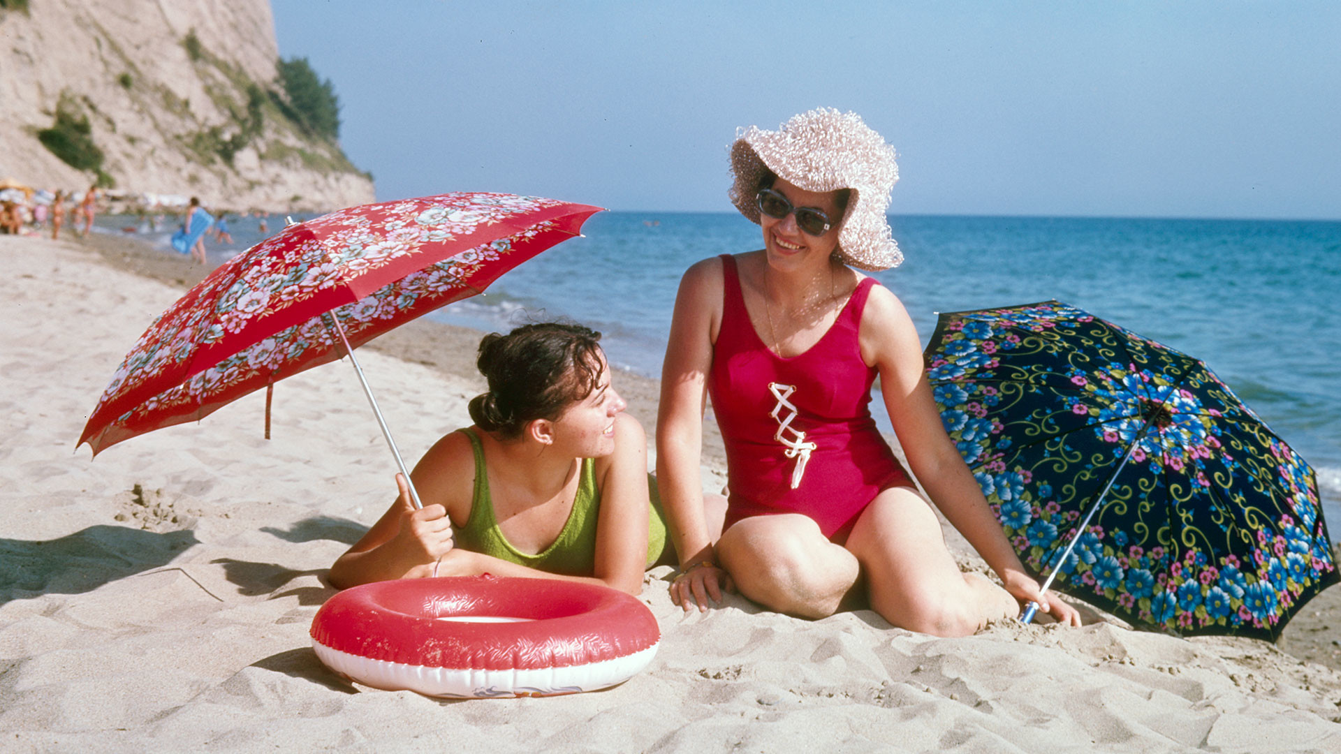 Ливадия. Подруги на пляже, 1975.
