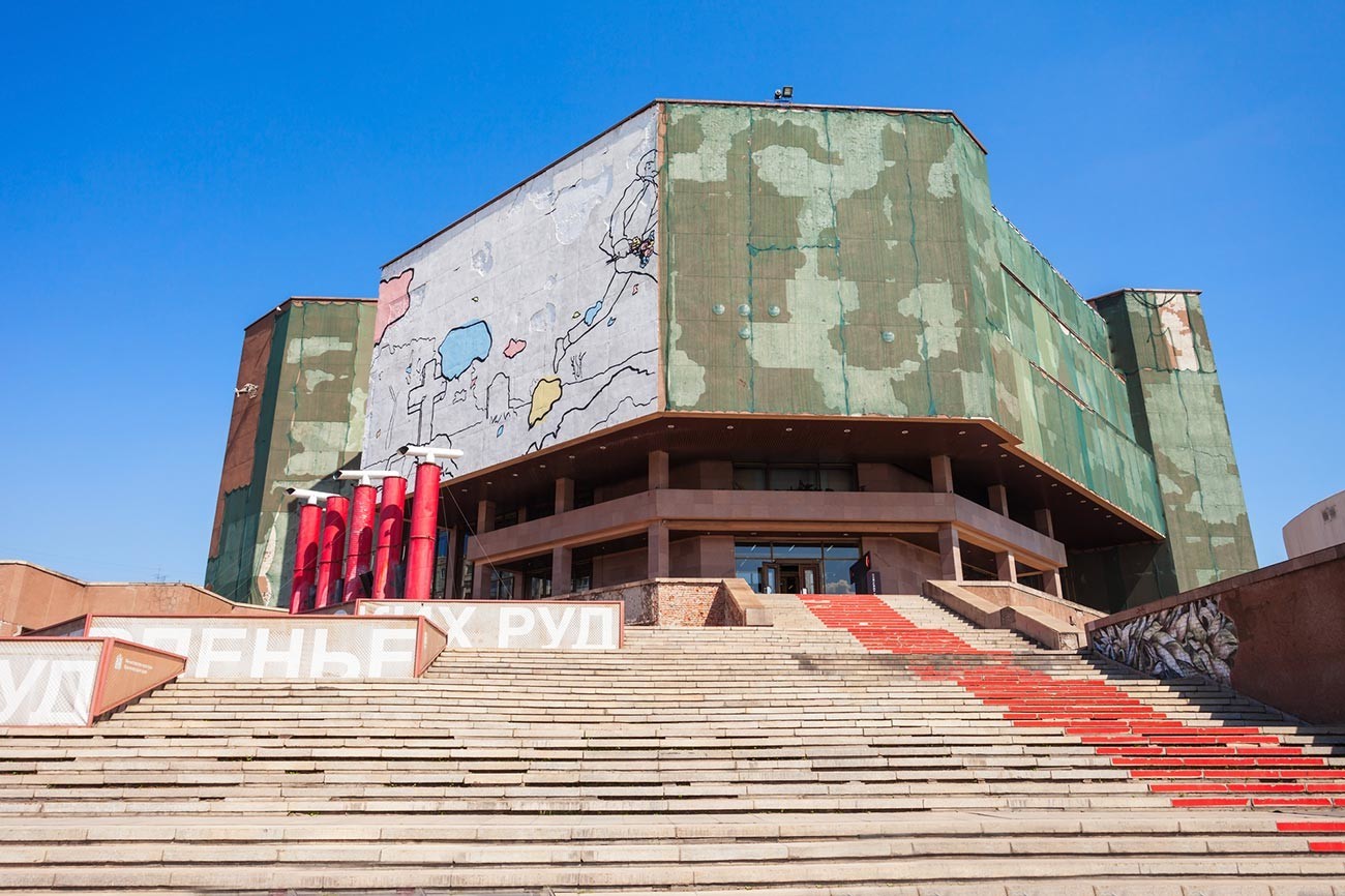 Kulturhistorischer Museumskomplex Krasnojarsk am Mira (Friedens)platz.