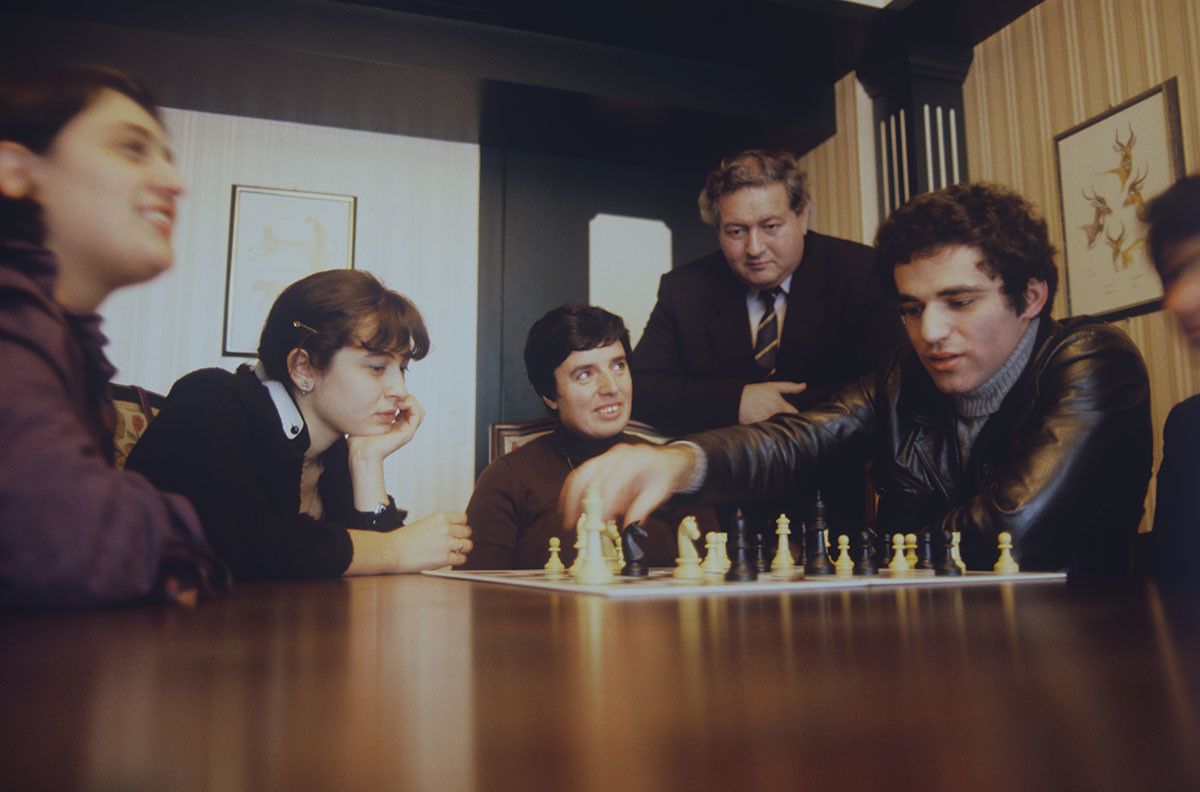 Como Garry Kasparov Jogava aos 14 anos de Idade??