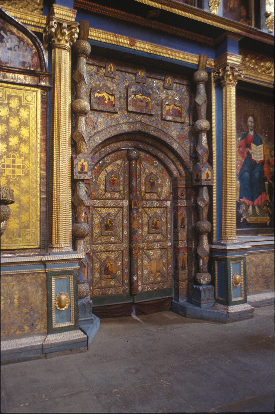Cathedral of the Annunciation. Icon screen, Royal Gate (entrance to main altar). June 26, 1999