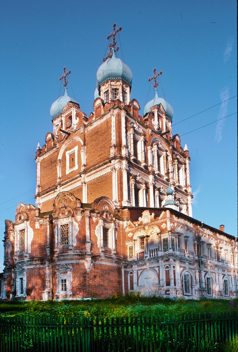 Solvychegodsk. Cathedral of the Presentation, northeast view. William Brumfield. June 26, 2000