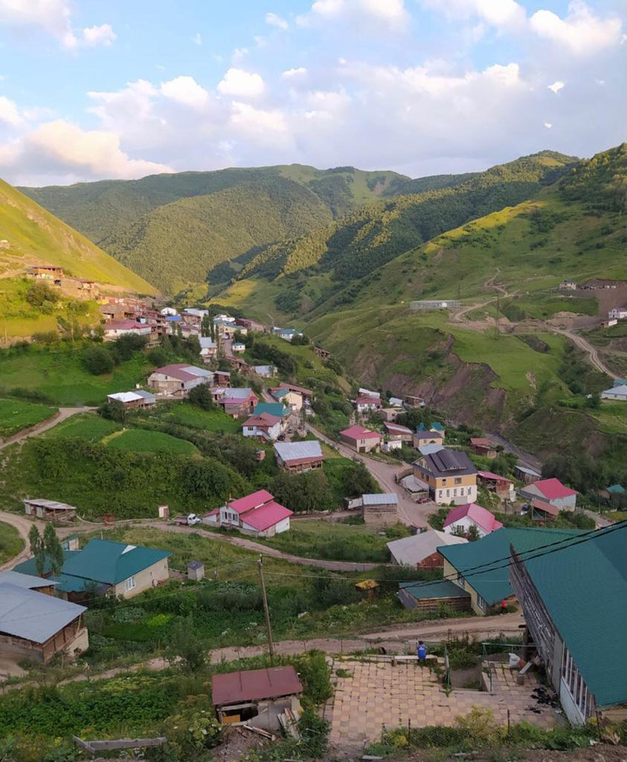 A aldeia de Hinukh.